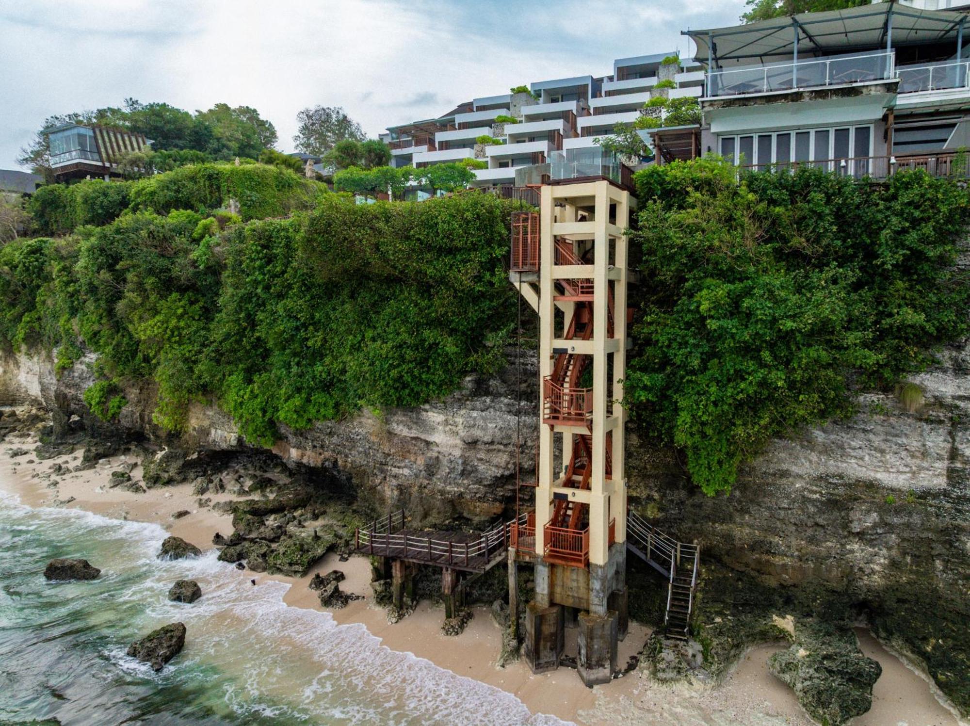Anantara Uluwatu Bali Resort Ngoại thất bức ảnh The lift at the beach